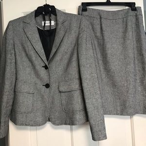 Women’s suit set (jacket and skirt)